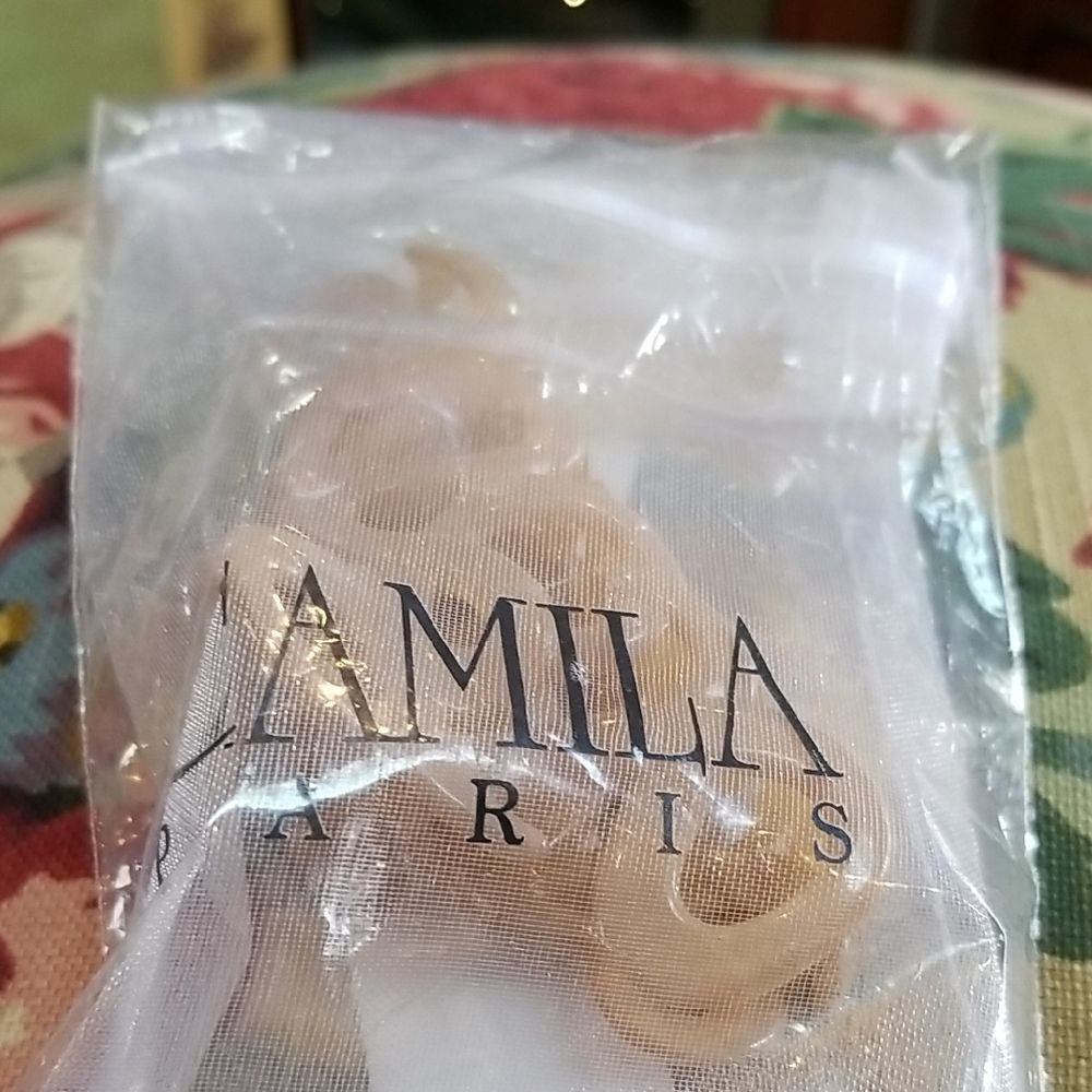 Camilla Beige Hair Clip